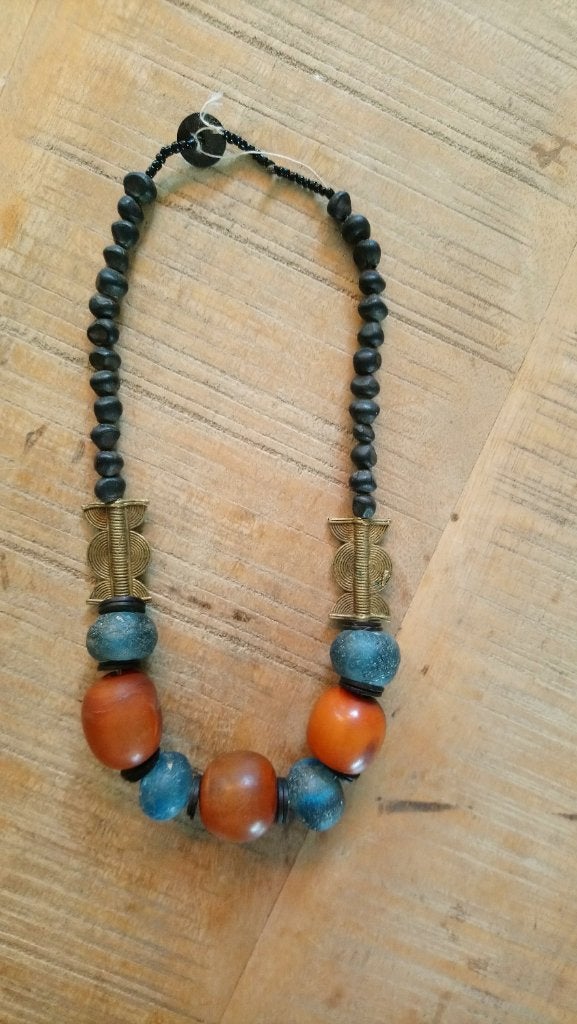 etnische ketting - bakeliet?, Ophalen of Verzenden, Overige materialen, Ketting