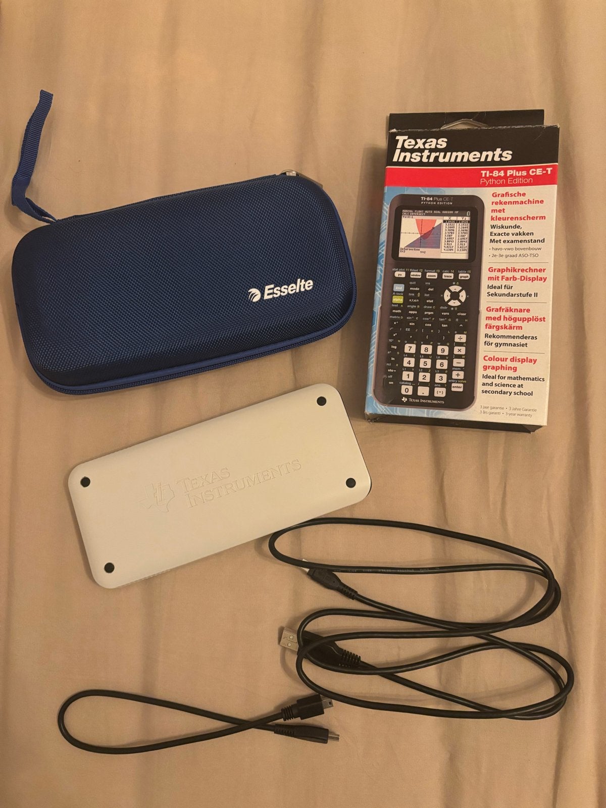 Texas instruments TI-84 plus CE-T + bescherm hoes, Diversen, Rekenmachines, Ophalen of Verzenden, Grafische rekenmachine, Zo goed als nieuw