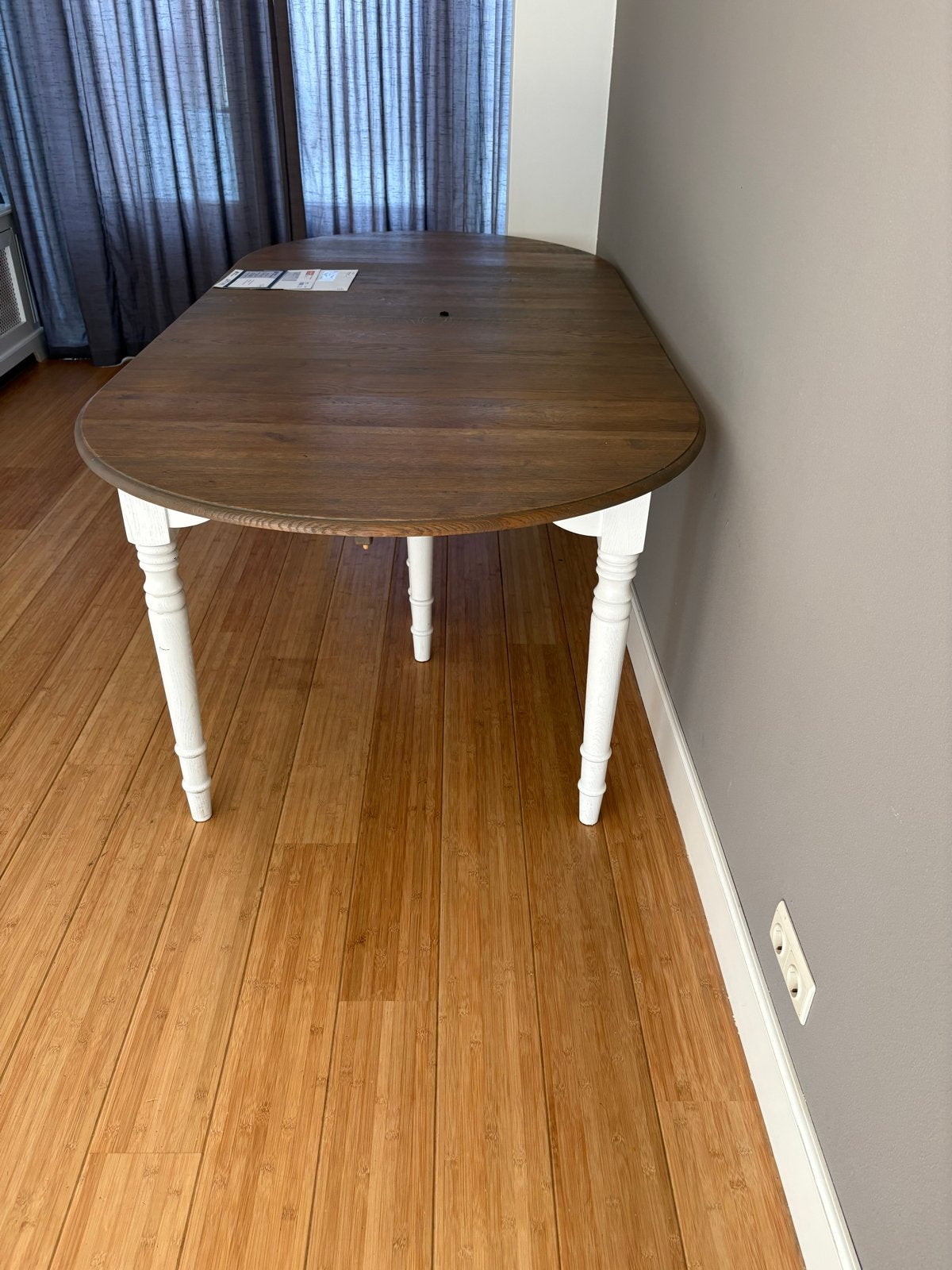 Foto 3 van Uitschuifbare eettafel - Ovaal - Hout met witte poten