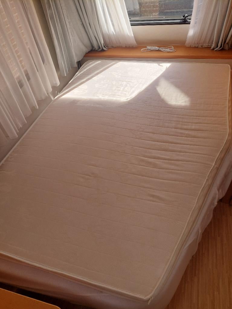 Topmatras frans bed caravan, Ophalen, Zo goed als nieuw