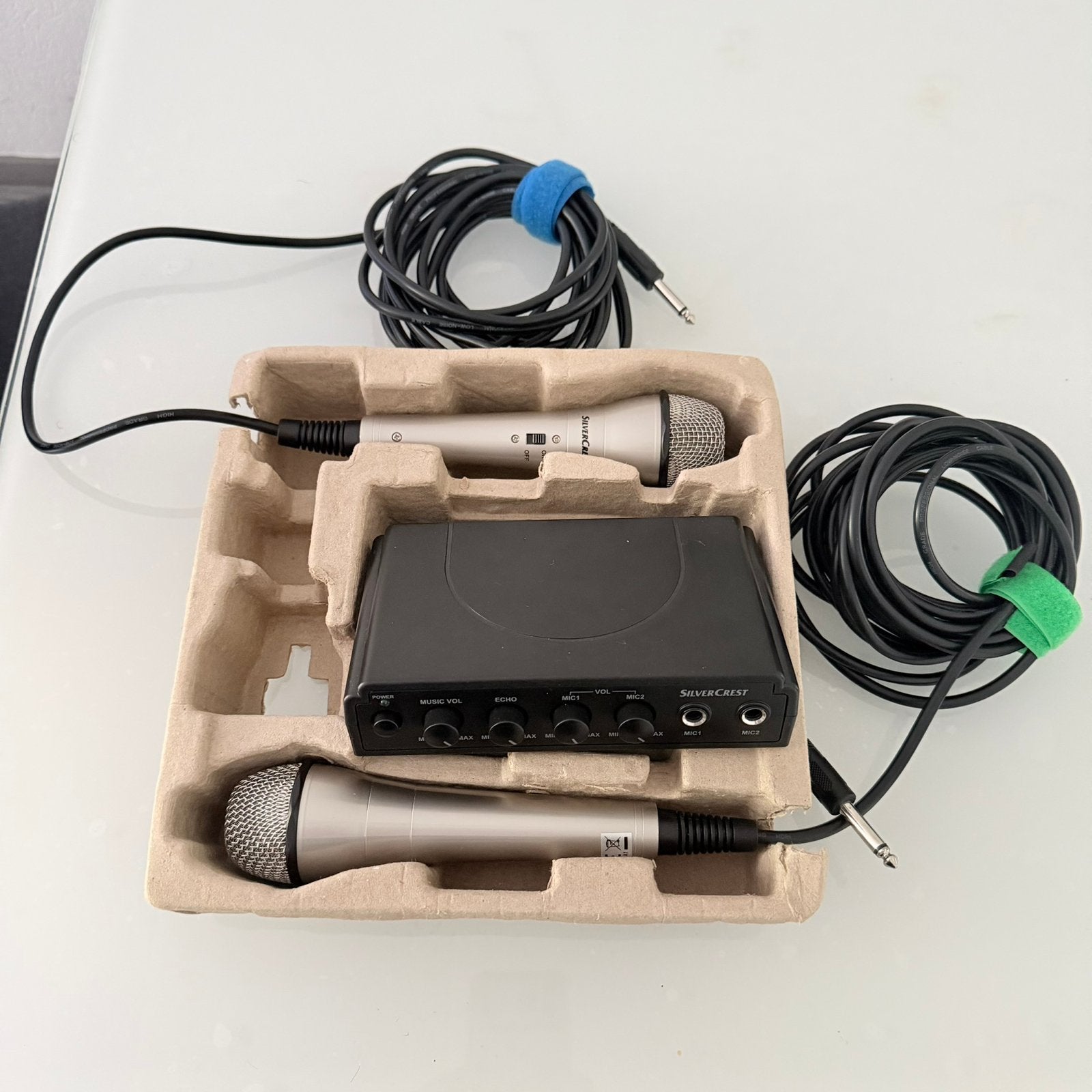 Karaoke set met 2 microfoons, Ophalen, Zo goed als nieuw