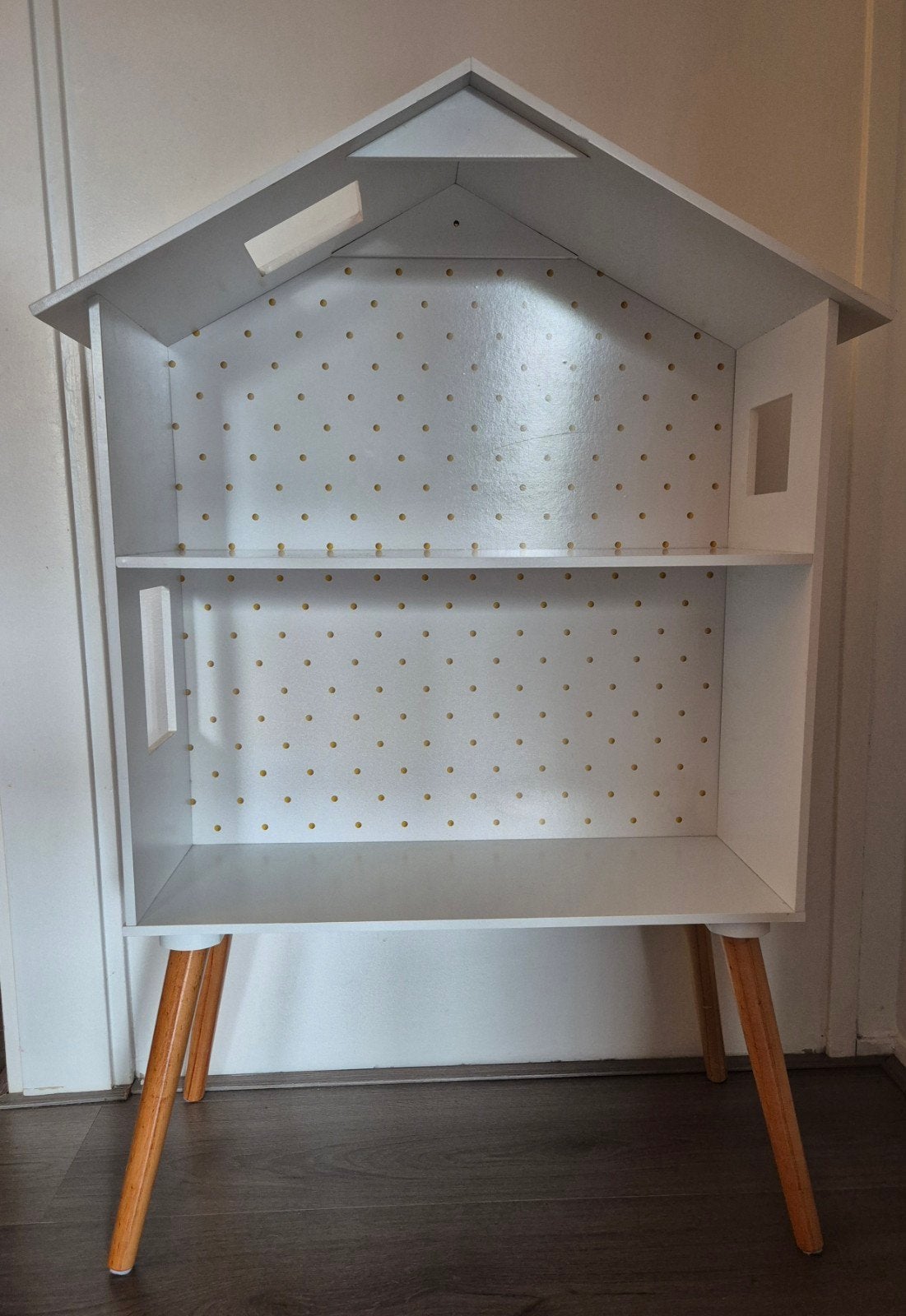 Poppenhuis / opbergkast hout Petite Amelie, Ophalen, Zo goed als nieuw, Poppenhuis