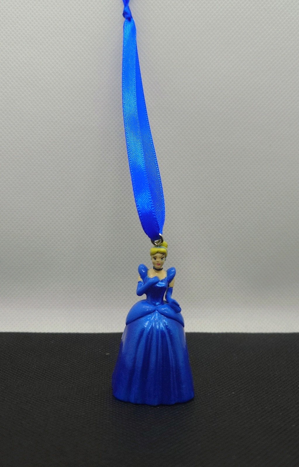 Disney prinses Assepoester kerst ornament hanger kerstbal, Ophalen of Verzenden, Assepoester of Belle, Zo goed als nieuw