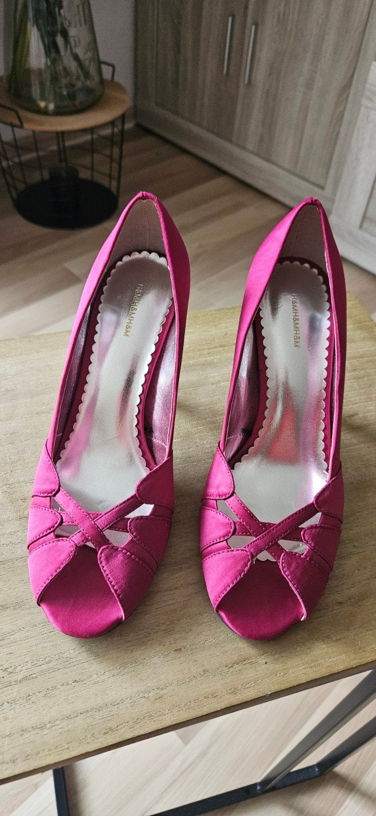 Hakschoenen van H&M, maat 38
Hakhoogte: 9 cm., Ophalen of Verzenden, Zo goed als nieuw