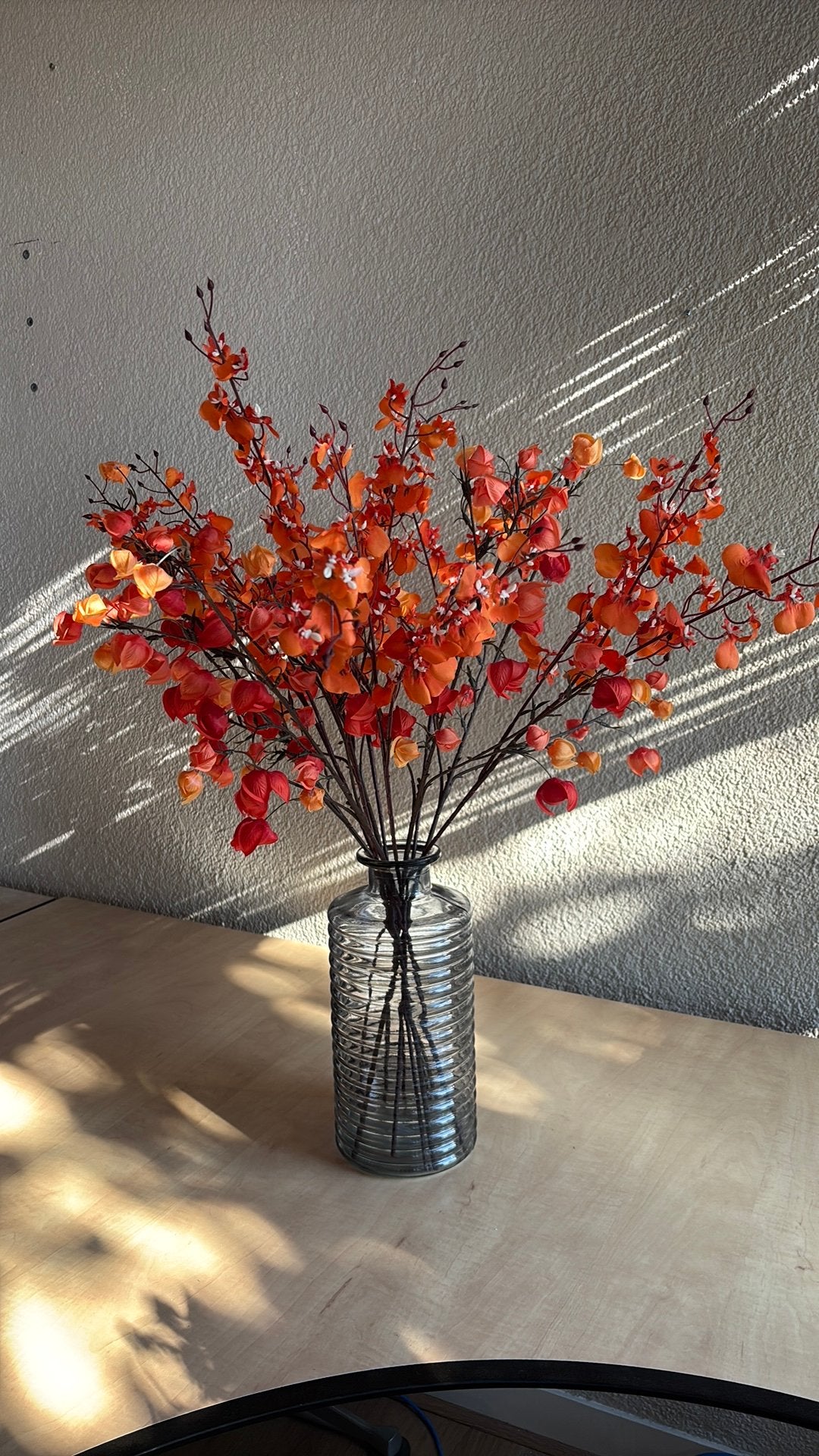 Zijden boeket – oranje kunstbloemen inclusief vaas, Kunstbloem, Ophalen of Verzenden, Overige merken, Inclusief kunstbloemen