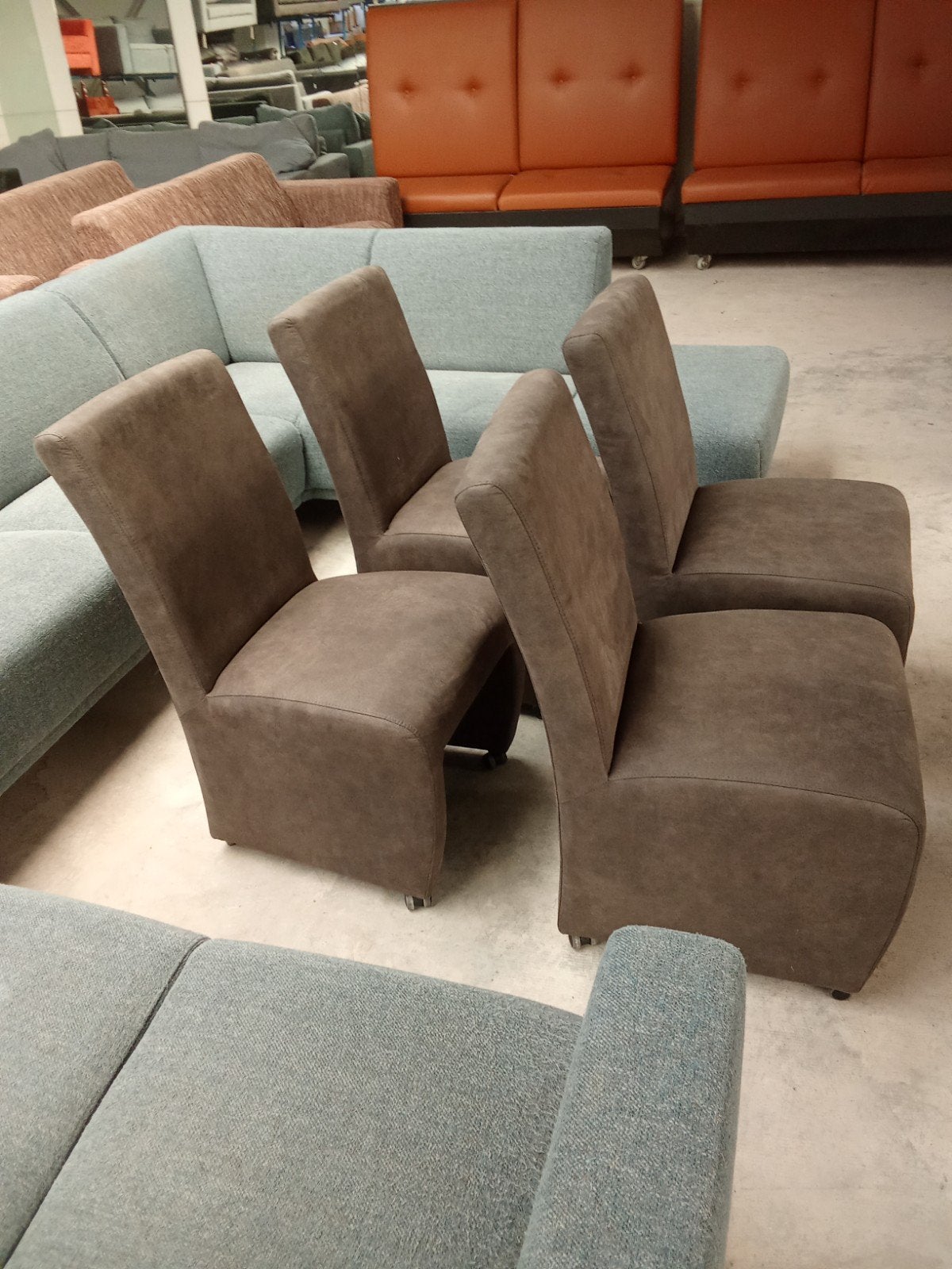 4 stoelen met wielen - totaalprijs €50,- -, ., Ophalen of Verzenden, Zo goed als nieuw, .