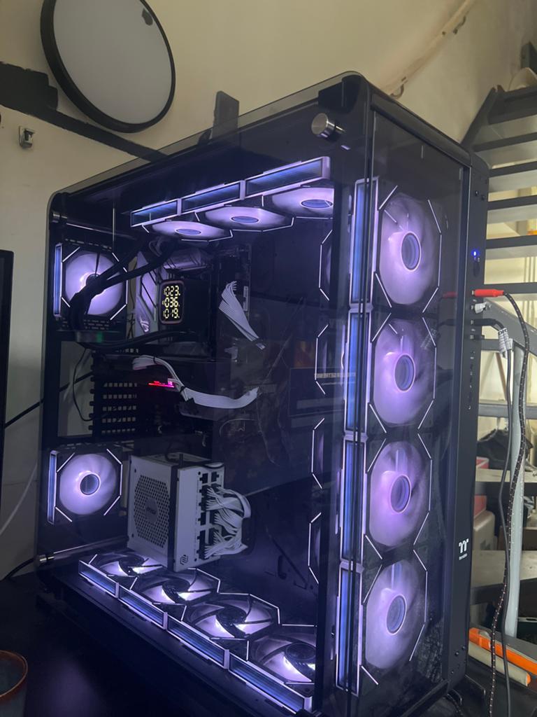 High-End Gaming PC met RGB Verlichting, Computers en Software, Desktop Pc's, Zo goed als nieuw, 4 Ghz of meer, SSD, 16 GB, Met videokaart