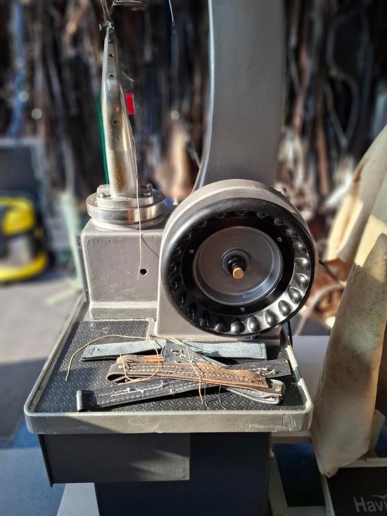 Mooie doornaaier., Hobby en Vrije tijd, Ophalen of Verzenden, Lockmachine