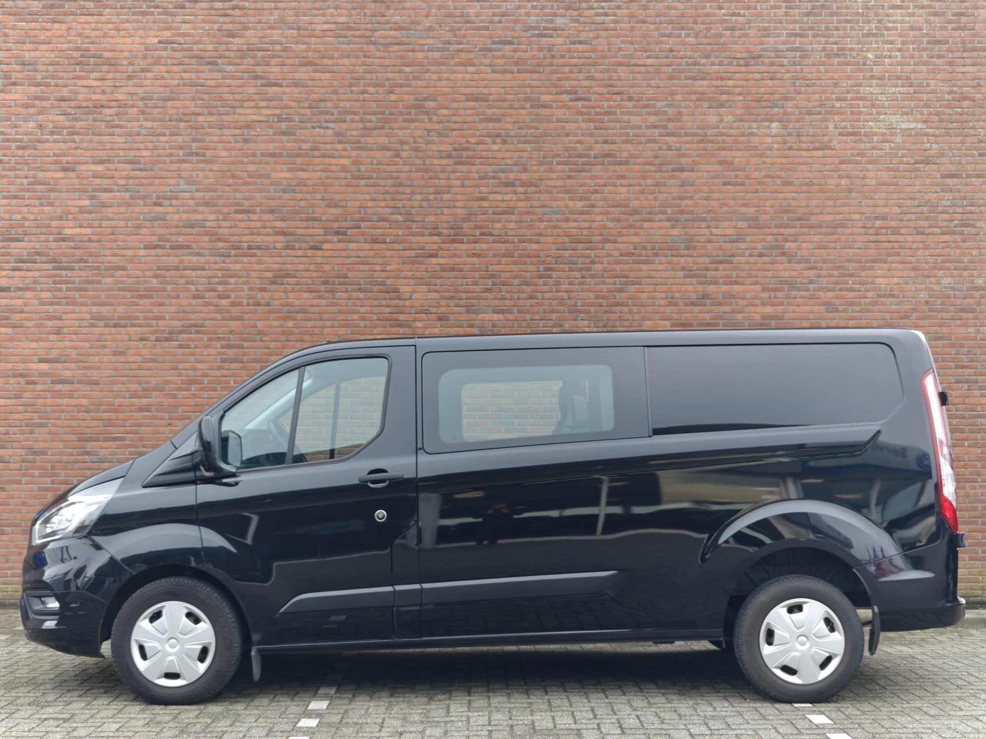 Ford Transit Custom GBDC 2.0 TDCi 130PK 320 L2H1 Trend | Aut, Stof, 4 cilinders, 129 pk, Zwart