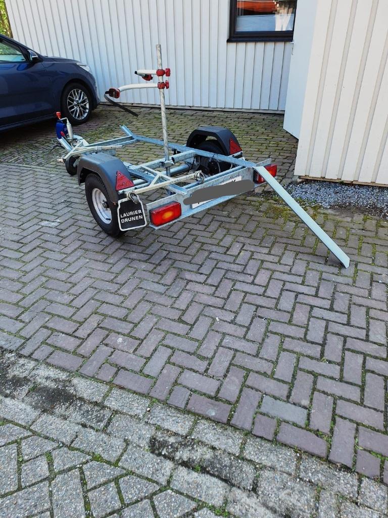 Auto aanhanger voor 2 (electrische) fietsen, Ophalen, Zo goed als nieuw