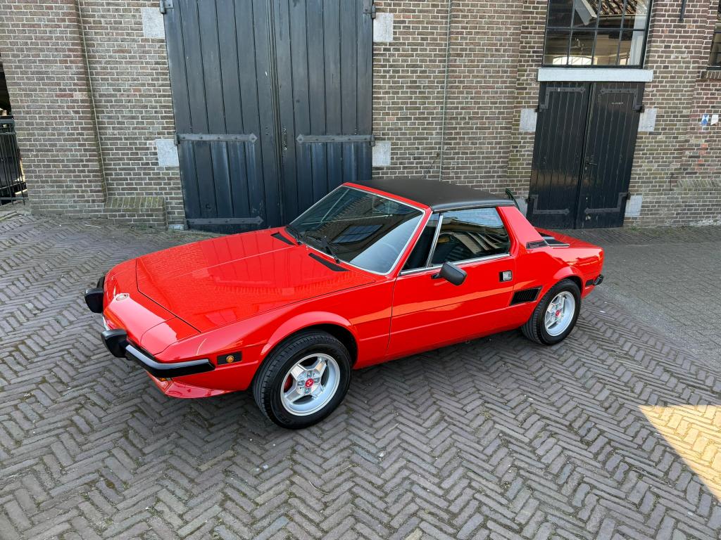 Fiat X1/9 1300 (1975) Rood in concoursstaat, foto 8