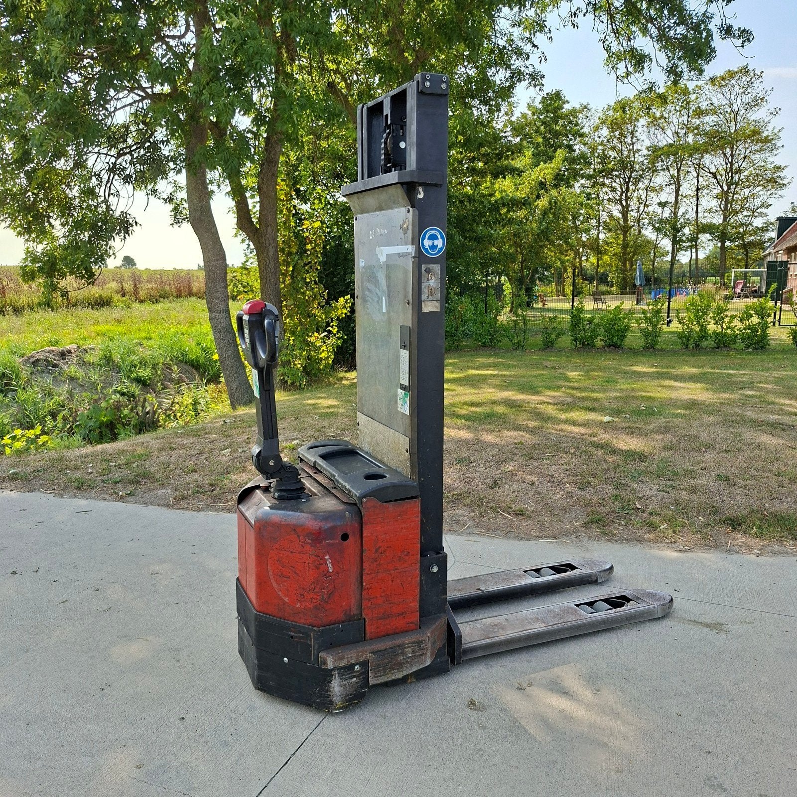 Te koop: Elektrische stapelaar Bt hefhoogte 336 cm incl l, Stapelaar, Ophalen of Verzenden, 1000 tot 2000 kg, Elektrisch