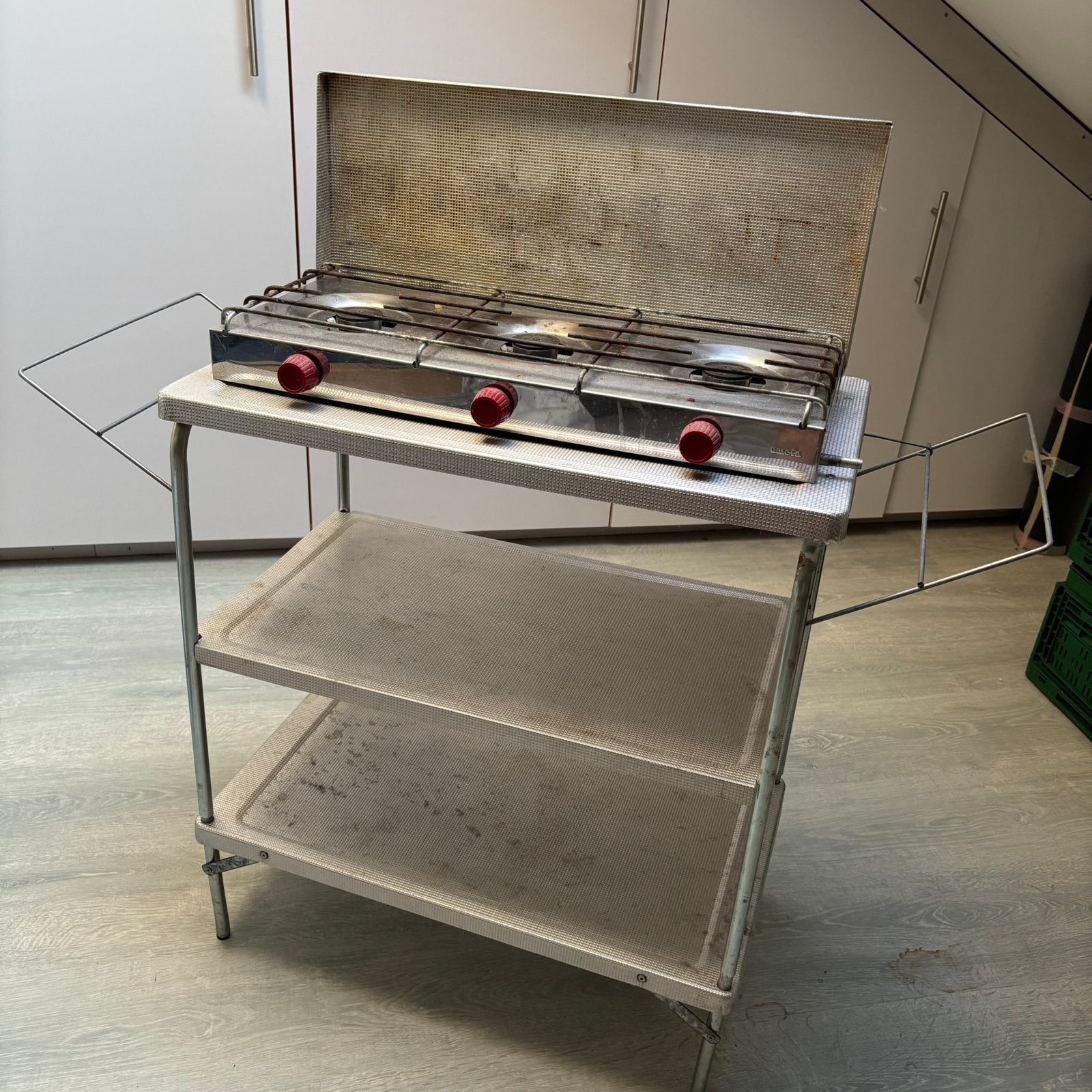 Gratis: 3-pits gasstel met tafel (inklapbaar), Ophalen, Gebruikt