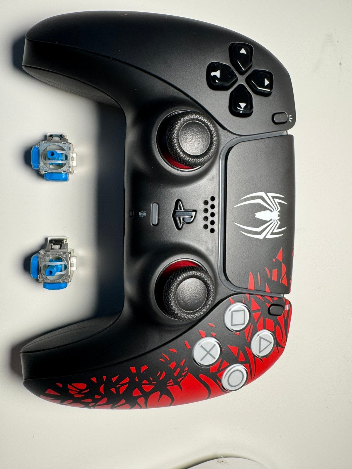Ps5 controller: Spider-Man - TMR sticks, nieuwstaat