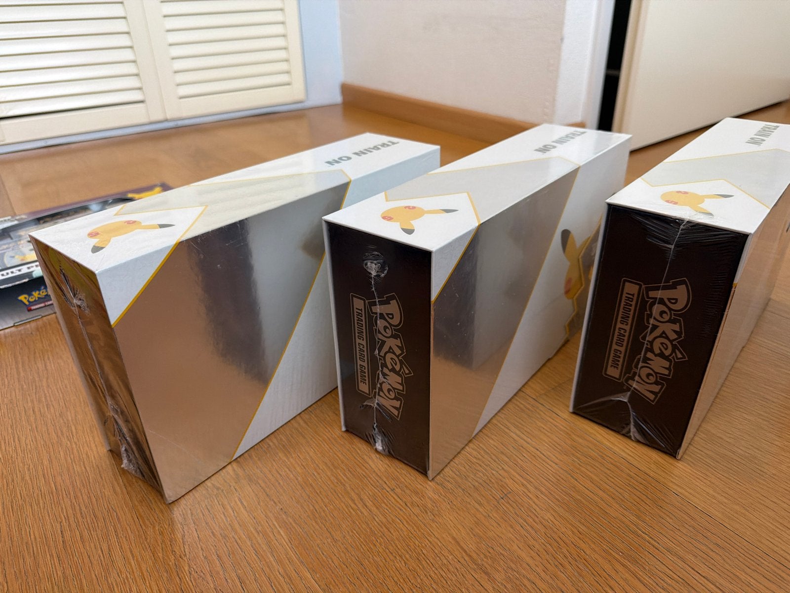 3 Pokémon Celebrations Ultra Premium Collection Boxen, Hobby en Vrije tijd, Verzamelkaartspellen | Pokémon, Ophalen of Verzenden