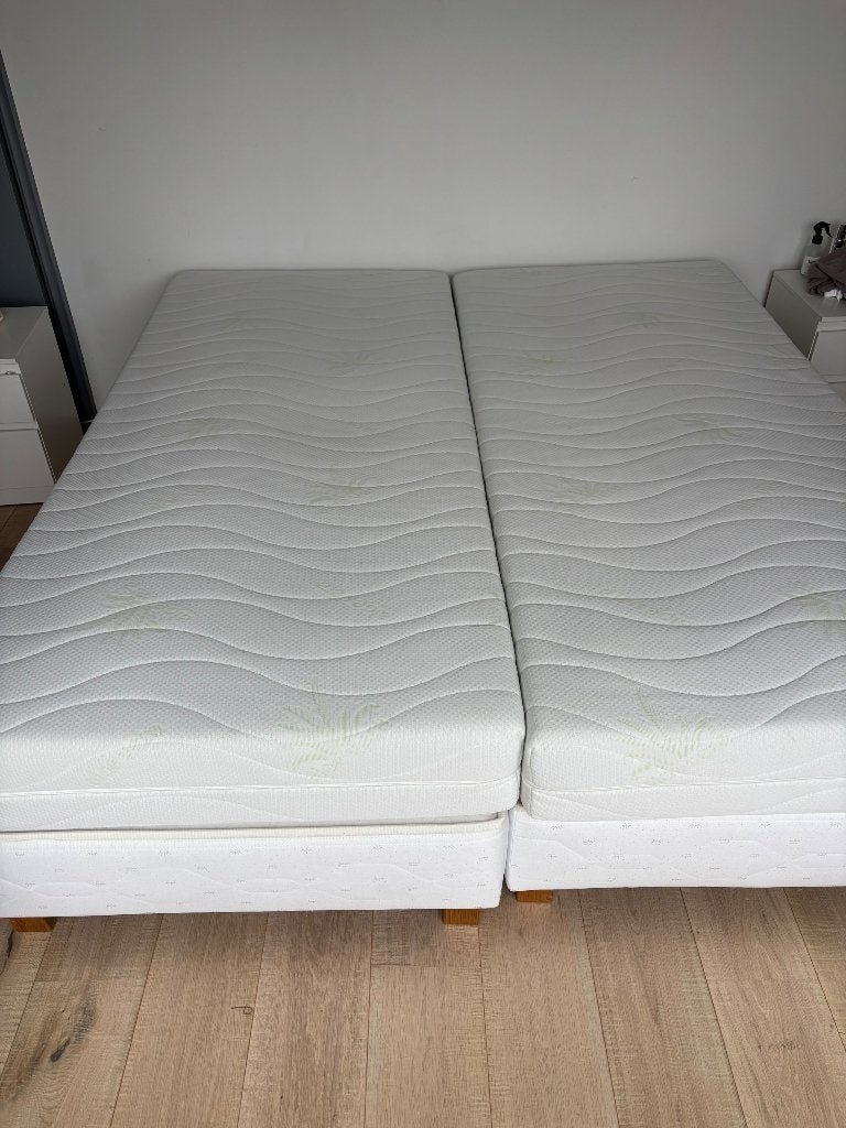 2x Eenpersoons Boxspring – Samen Tweepersoonsbed – Wit, Ophalen, Gebruikt, 90 cm, Eenpersoons