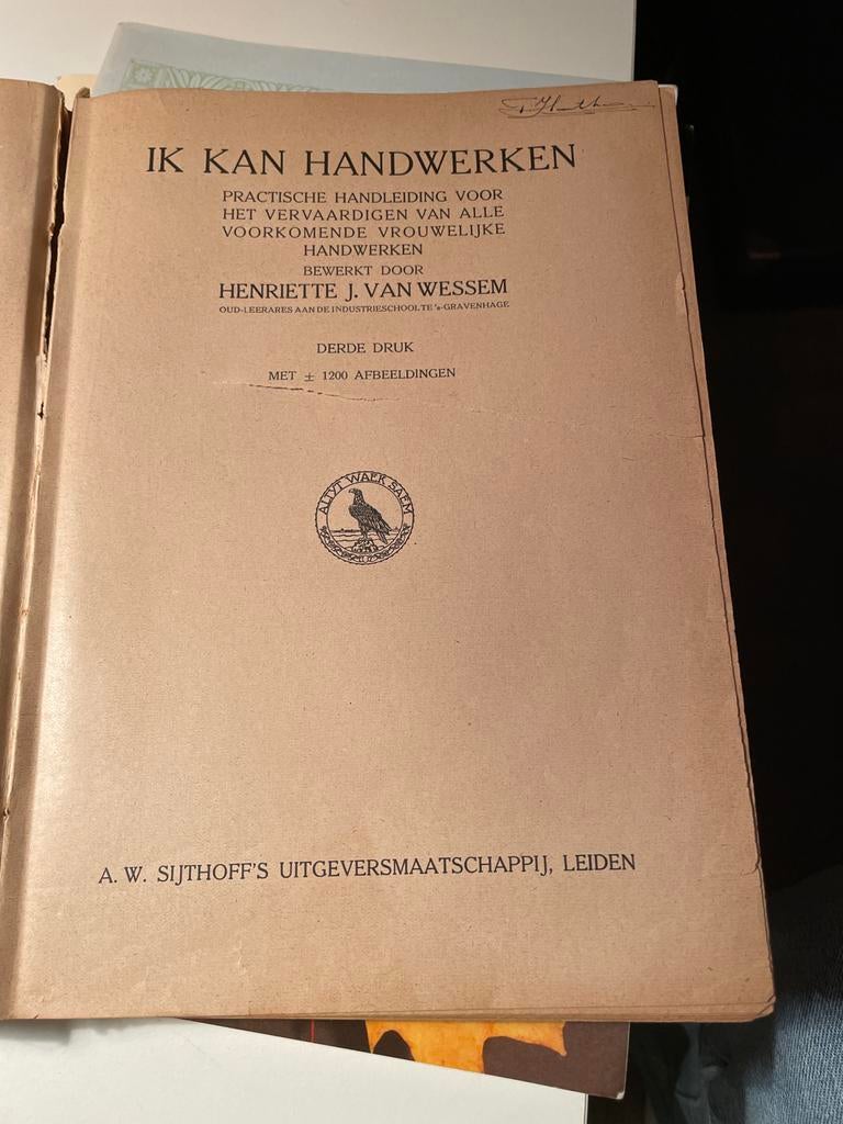 Ik Kan Handwerken - Praktische Handleiding Vrouwelijke Handw, Ophalen of Verzenden, Gelezen, Borduren en Naaien