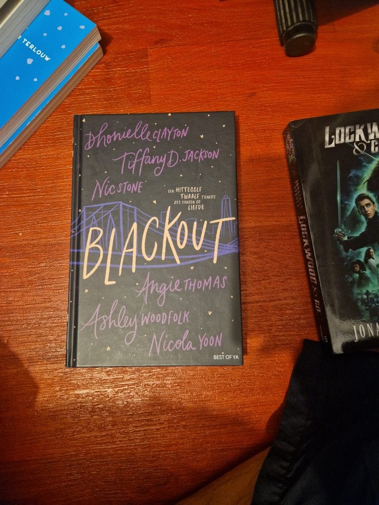 Blackout (Dhonielle Clayton e.a.), Boeken, Ophalen, Zo goed als nieuw