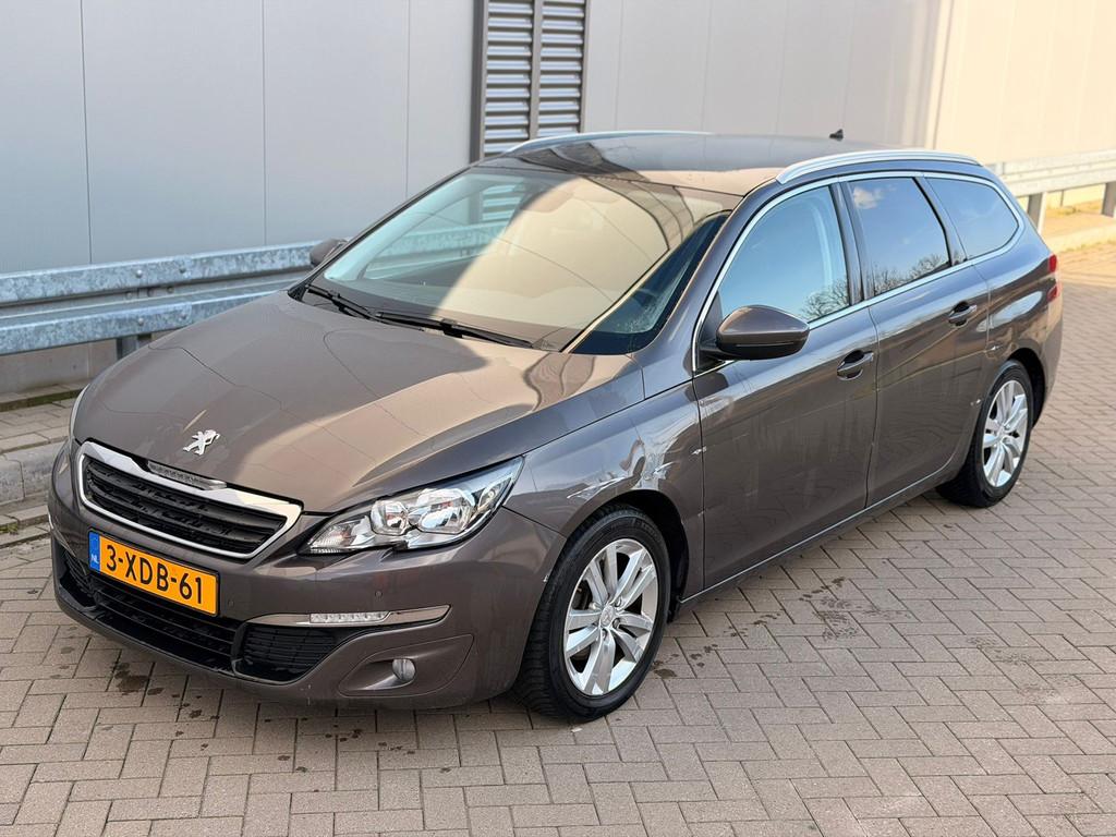 Peugeot 308 SW 1.2 e-THP Blue Lease Executive, Gebruikt, Euro 6, 1199 cc, 1165 kg