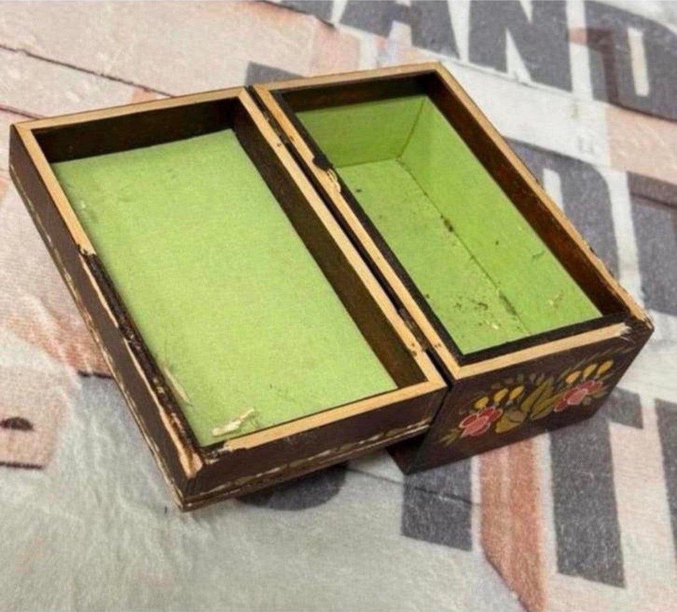 Antiek vintage sieradendoos hout gelakte doos Kashmir India, Antiek en Kunst, Ophalen of Verzenden