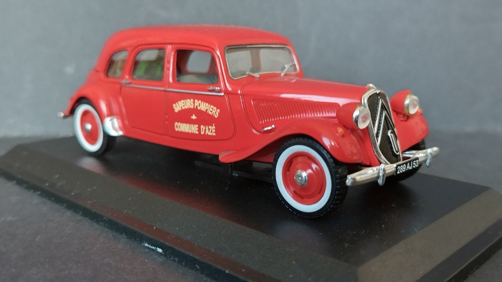 Citroen Traction Avant 11 Familiale Pompiers 1:43 Uh Pol, Hobby en Vrije tijd, Modelauto's | 1:43, Auto, Verzenden, ., Nieuw
