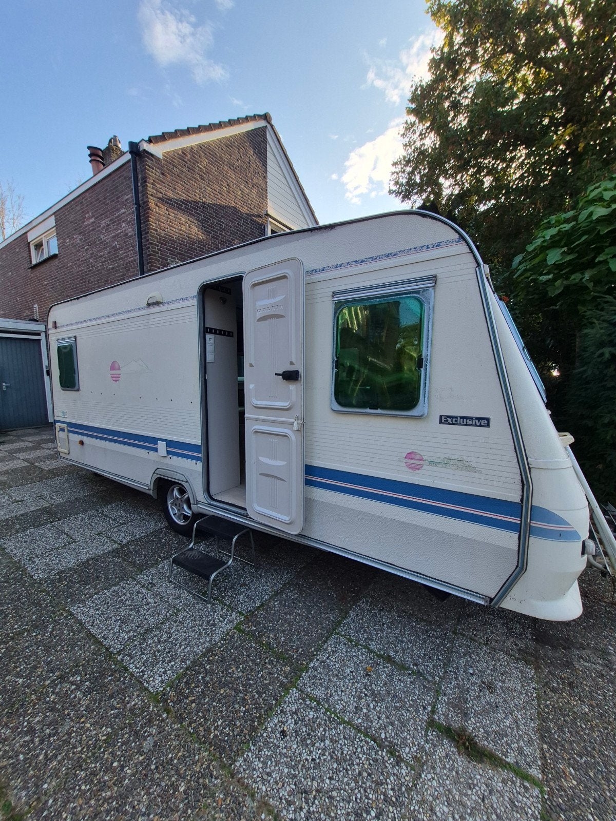 Caravan Adria Unica 502 UP 2001, Caravans en Kamperen, Koelkast, Particulier, Adria, Dwarsbed
