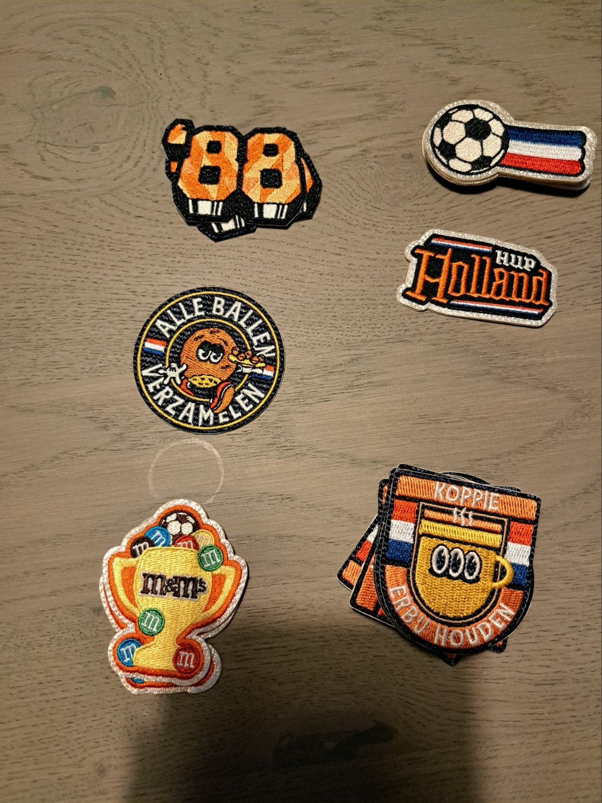 Voetbal en Oranje Patches - Diverse Ontwerpen, Verzamelen, Ophalen