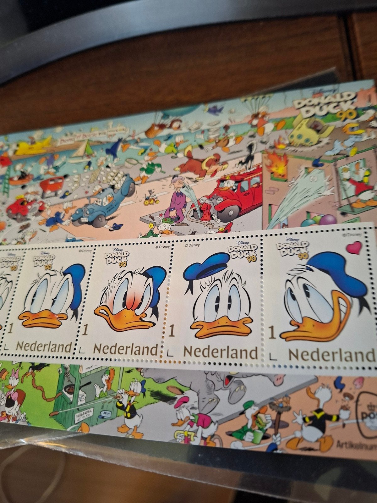 Donald Duck 90 jaar postzegelvel Nederland, Verzenden