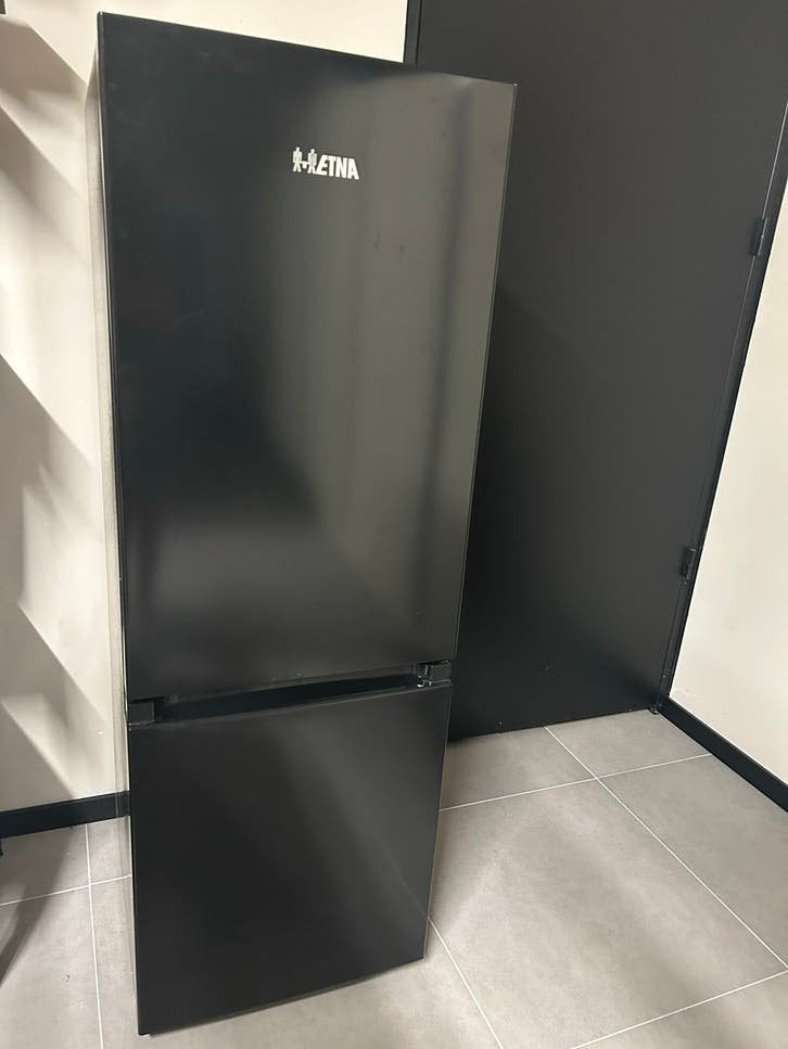 Etna Koel Vriescombinatie KCV143ZWA, Ophalen, 200 liter of meer, Met aparte vriezer, Zo goed als nieuw