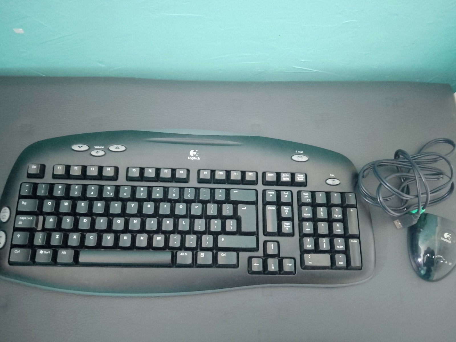 Logitech draadloos toetsenbord en muis set, Computers en Software, Toetsenborden, Ophalen, Gebruikt, Logitech, Draadloos
