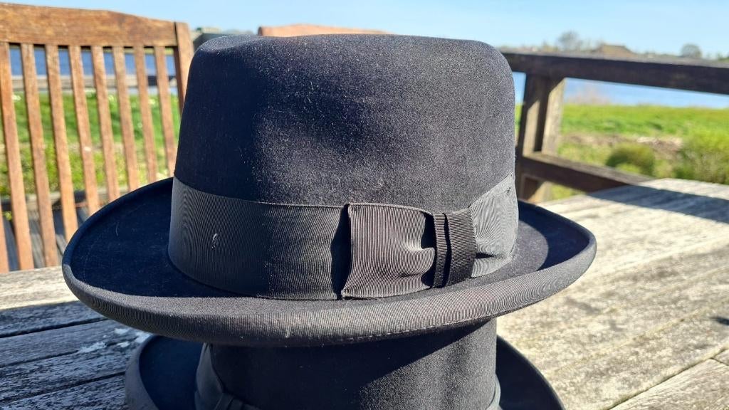 Vintage j Moores & Sons hoed bolhoed vilt uit London 7 1/4, Antiek en Kunst, Antiek | Kleding en Accessoires, Ophalen of Verzenden