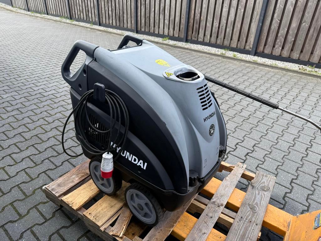 Hyundai / Lavor  warmwater hogedrukspuit/stoomcleaner, Ophalen, Gebruikt, Elektrisch, Met regelbare waterdruk