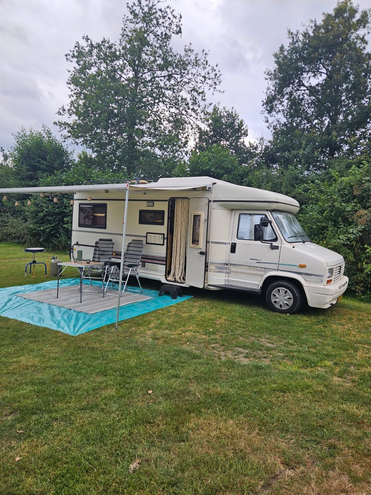 Peugeot j5 Burstner Camper. Half-integraal. APK 3-2028, Caravans en Kamperen, Campers, Afzuigkap, Buitenlamp, Ringverwarming, Particulier