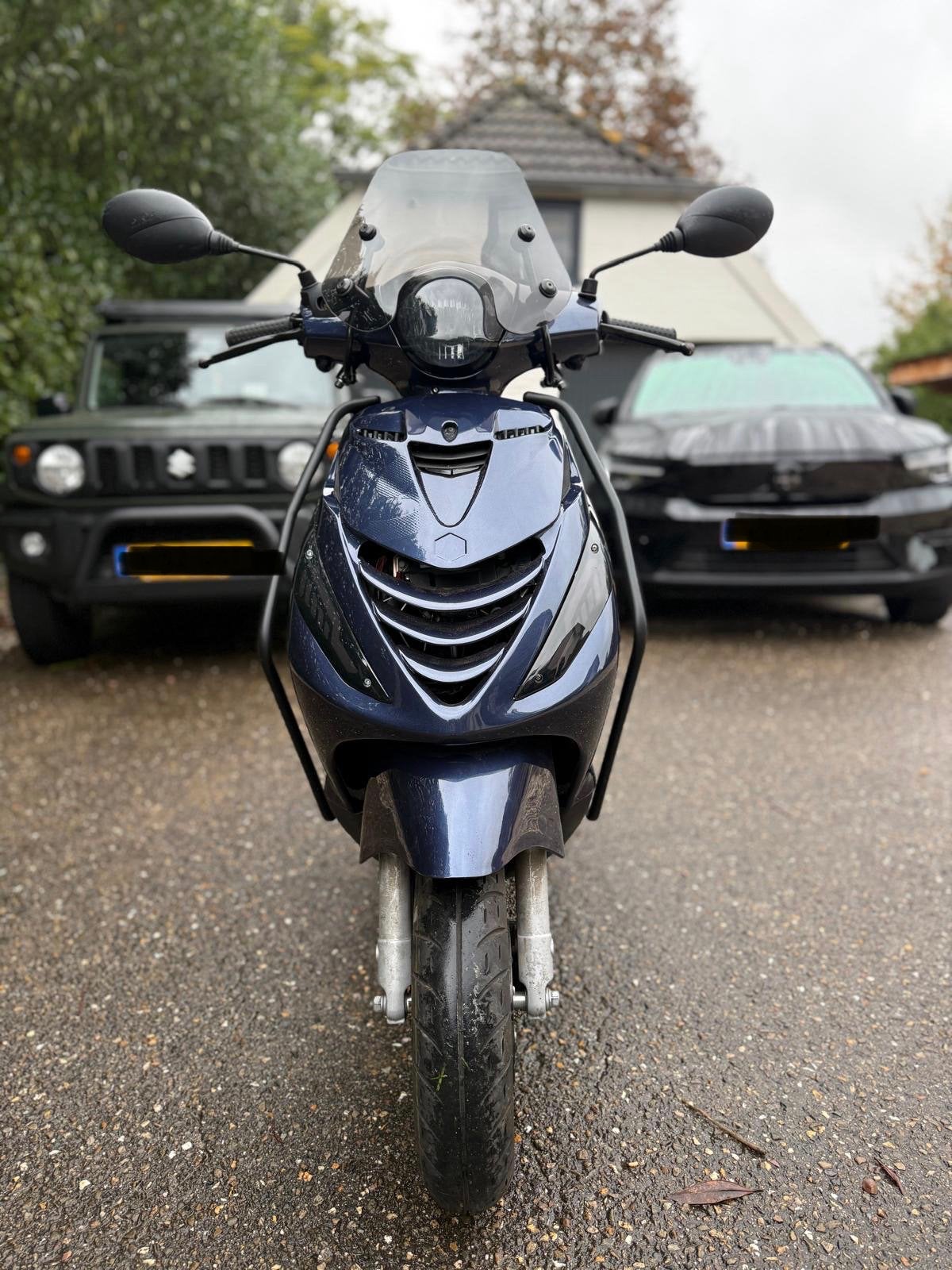Piaggio Zip SP Full Custom Full Option E5 i-GET 2026 –, Ophalen, Piaggio, Zo goed als nieuw, Benzine