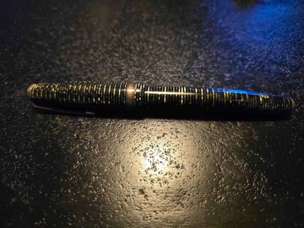 30S Parker Vacumatic vulpen met 14K gouden penpunt €199, Verzamelen, Pennenverzamelingen, Ophalen of Verzenden, Zo goed als nieuw