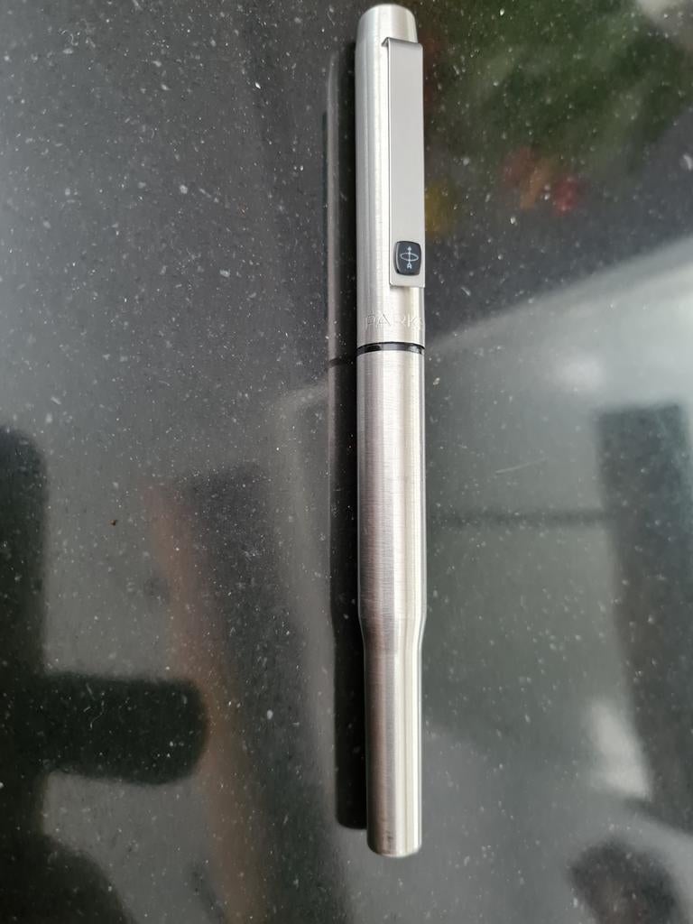 Parker Vulpen - Geborsteld Staal, Verzamelen, Pennenverzamelingen, Ophalen of Verzenden, Gebruikt, Vulpen, Parker