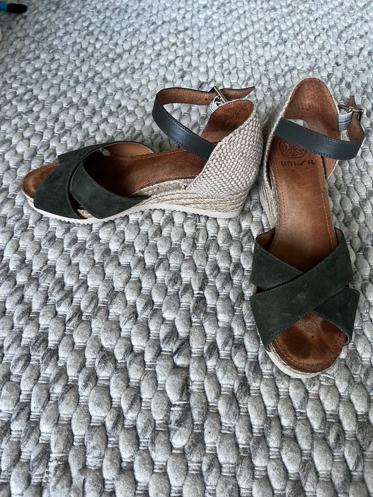 UNISA Sandalen met sleehak - Maat 39, Ophalen of Verzenden, Zo goed als nieuw, Espadrilles of Moccasins, UNISA