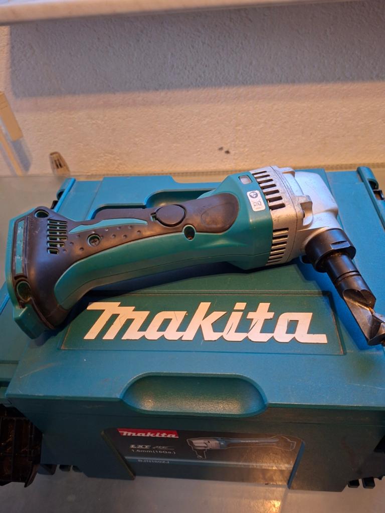 Makita DJN161 Accu Nibbler 18V (excl. accu) in koffer, Ophalen, Gebruikt