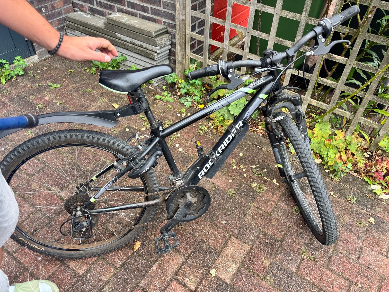 Rockrider mountainbike - Fietst prima, heeft onderhoud nodig, Fietsen en Brommers, Fietsen | Jongens, Ophalen, Gebruikt, 24 inch