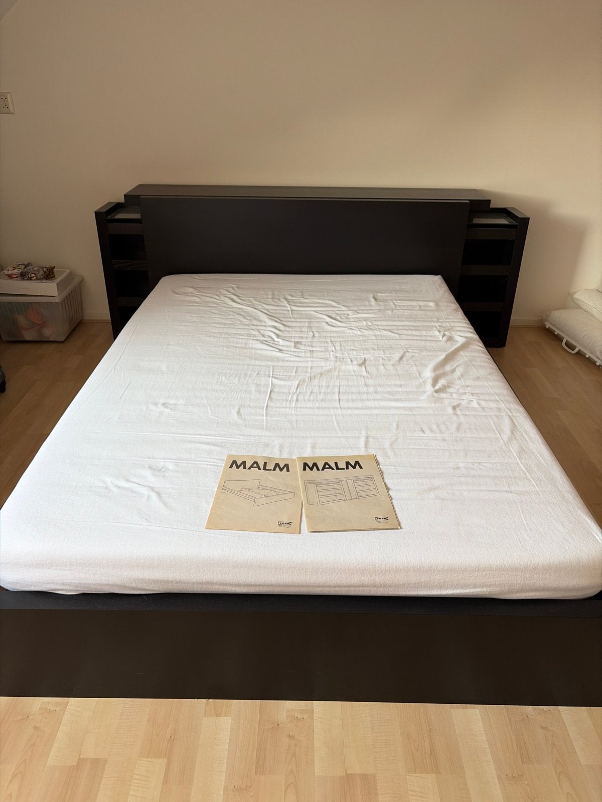 IKEA MALM Bedframe met opbergruimte en lattenbodem, Ophalen, Zwart, Tweepersoons, 140 cm