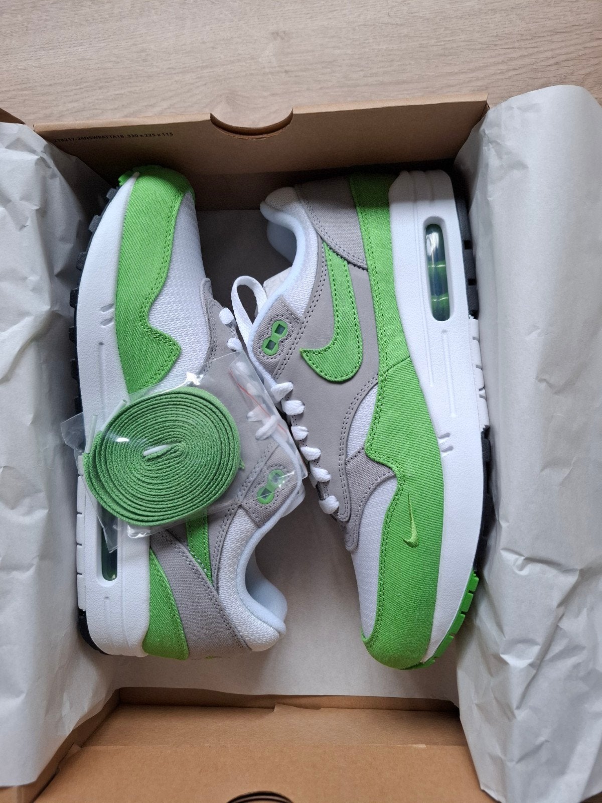 nike air max 1 chlorophyll 20th 42,5, Ophalen of Verzenden, Nieuw, Overige kleuren