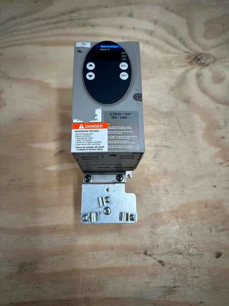 frequentieregelaar Schneider 0,75KW, Ophalen of Verzenden, Gebruikt