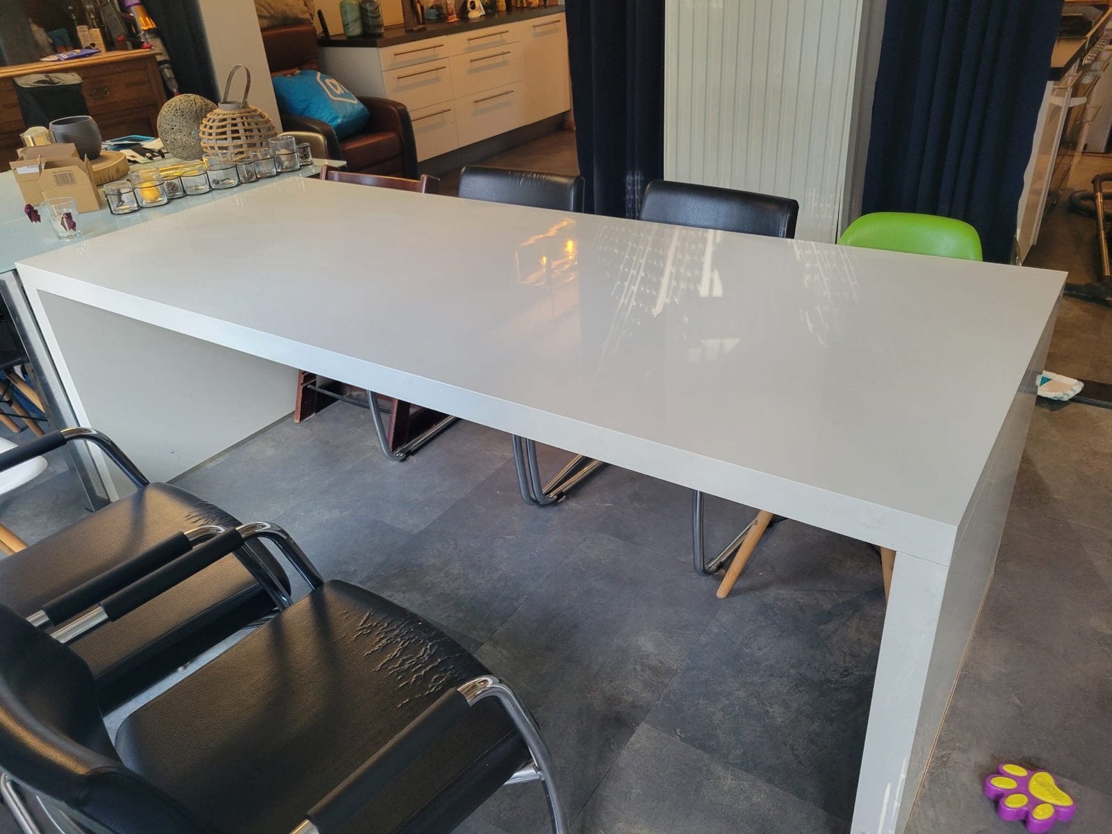 Grote hoogglans witte tafel (design), Huis en Inrichting, Ophalen, Gebruikt, 200 cm of meer, 50 tot 100 cm
