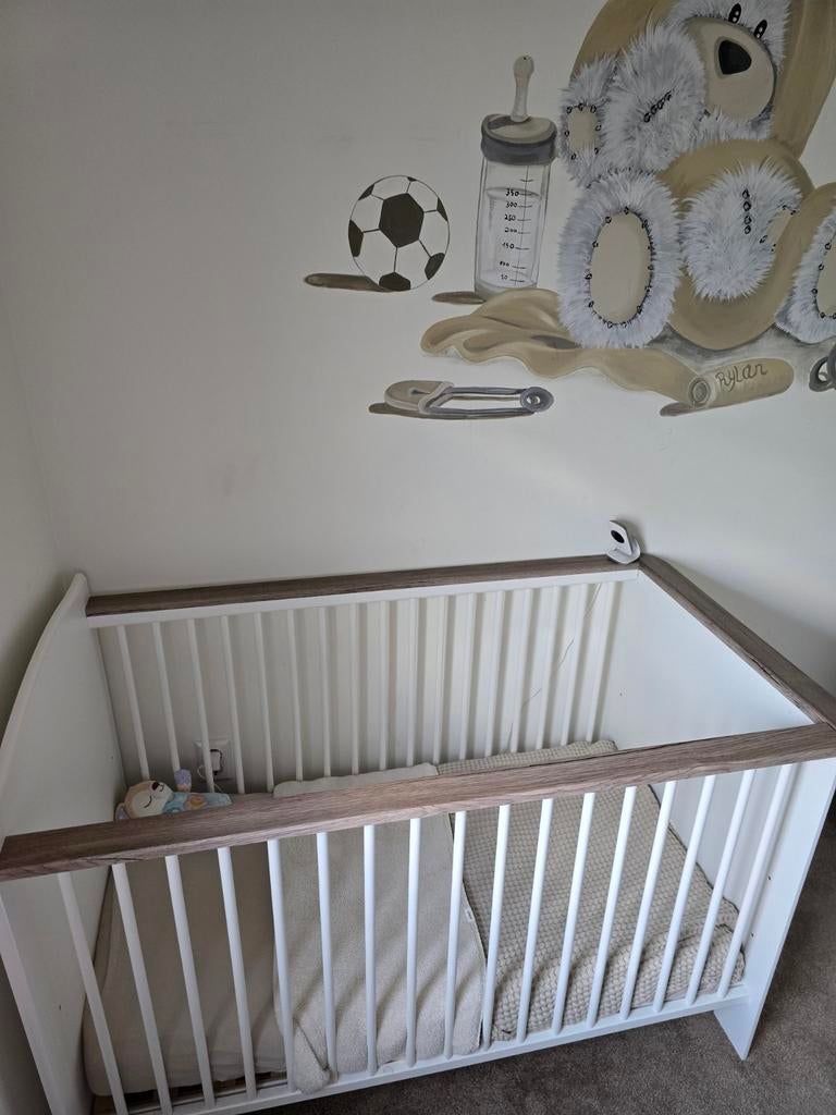 Babykamer Ledikant Bruin/Beige - Jongen/Meisje (70x140cm), Kinderen en Baby's, Babywiegjes en Ledikanten, Ophalen, Gebruikt, Ledikant