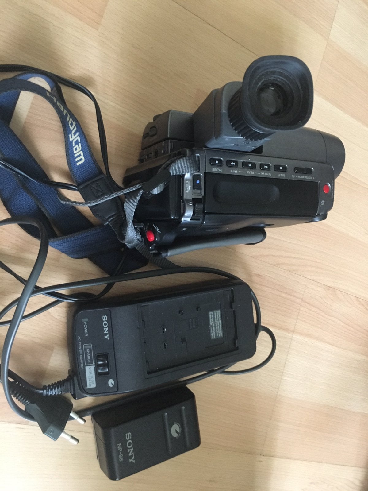 Sony handycam hi8 ccd- TRV10E video camera, Ophalen of Verzenden, Hi 8