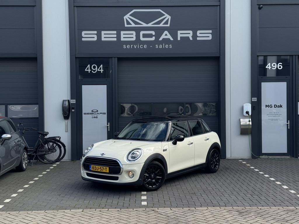 MINI Mini 1.5 Cooper Business Edition PANO, CARPLAY, PDC, LE, Voorwielaandrijving, Gebruikt, Lichtsensor, Met garantie (alle)