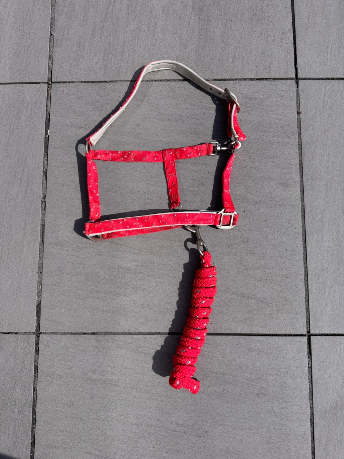 Fel roze halster met zilver Imperial Riding inclusief touw, Ophalen of Verzenden, Zo goed als nieuw, Halster, Roze