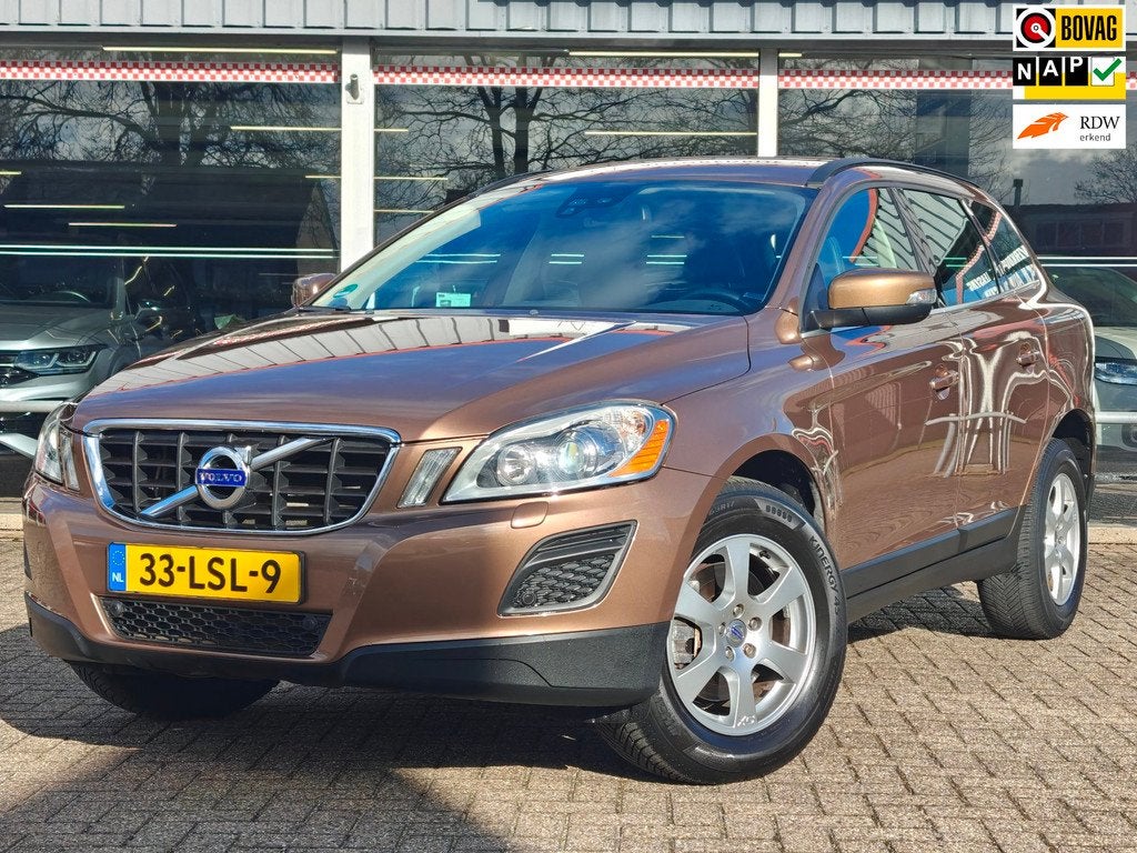 Volvo XC60 2.0T Momentum | Trekhaak | Elekt. achterklep | Au, Auto's, Volvo, Euro 5, Zwart, 4 cilinders, Bruin