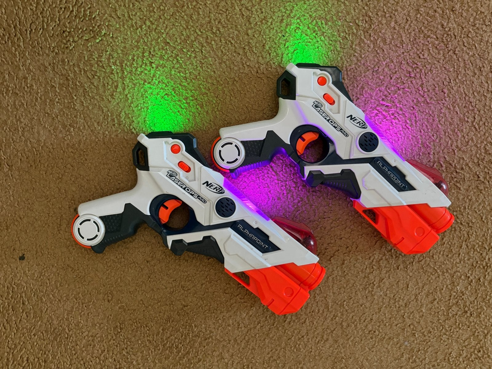 Nerf Laser Ops Pro Alphapoint Laser Tag Blasters (2 stuks), Ophalen of Verzenden, Zo goed als nieuw