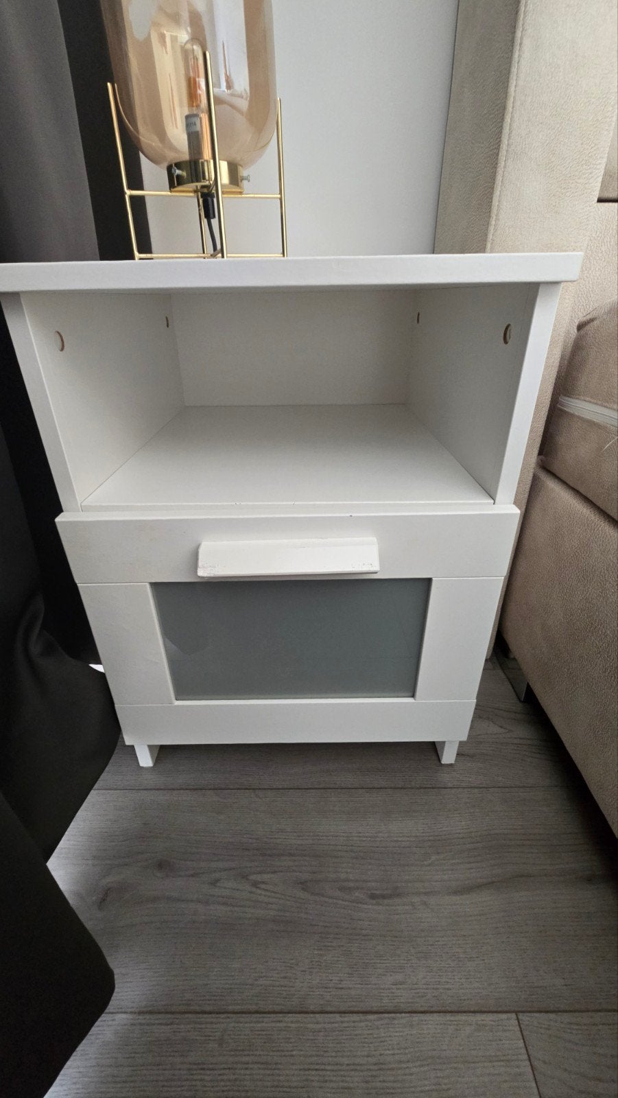 Witte nachtkastjes met lade en open vak, Huis en Inrichting, Slaapkamer | Nachtkastjes, Ophalen, Gebruikt, 55 tot 70 cm, 45 tot 65 cm